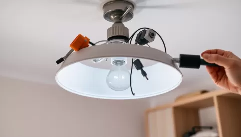 Demontaż lampy sufitowej cena Kraków