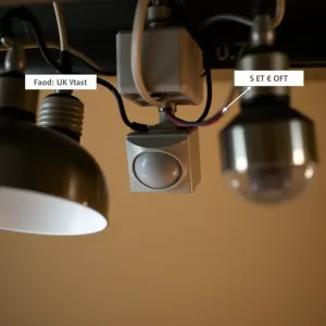 Jak podłączyć czujnik ruchu do kilku lamp