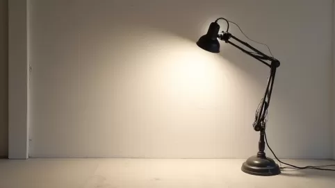 Lampa do szlifowania gładzi